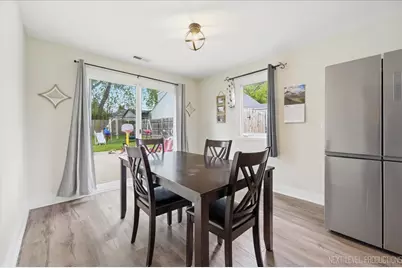 138 N Calhoun Street, Aurora, IL 60505 - Photo 7