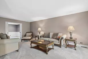6731 Estate Ln, Long Grove, IL 60047 - Photo 9