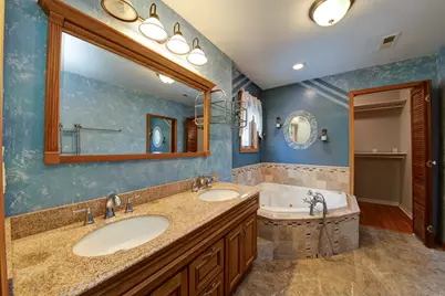 2659 Eisenhower Drive, Des Plaines, IL 60018 - Photo 17
