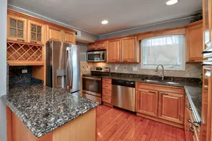 2659 Eisenhower Dr, Des Plaines, IL 60018 - Photo 9