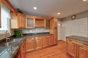 2659 Eisenhower Dr, Des Plaines, IL 60018 - Photo 7