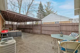 2659 Eisenhower Dr, Des Plaines, IL 60018 - Photo 25