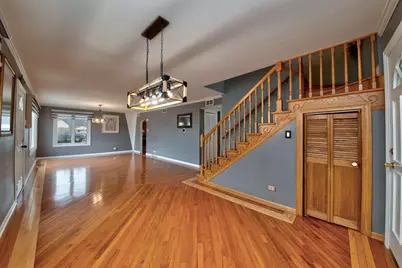 2659 Eisenhower Drive, Des Plaines, IL 60018 - Photo 5