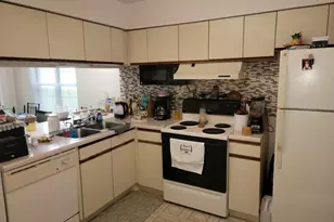 1744 Eastwood Ct, Schaumburg, IL 60195 - Photo 9