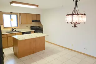 310 Starling Ct, Bloomingdale, IL 60108 - Photo 7
