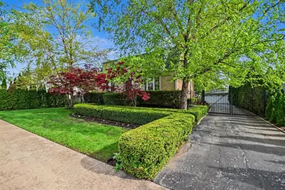 6433 W 82nd Street, Burbank, IL 60459 - Photo 3