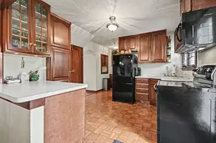 6433 W 82nd St, Burbank, IL 60459 - Photo 9