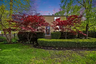 6433 W 82nd St, Burbank, IL 60459 - Photo 1
