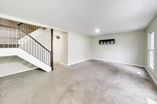 64 Bright Oaks Cir, Cary, IL 60013 - Photo 3