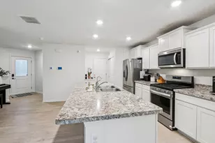 1245 Prairie View Pkwy, Cary, IL 60013 - Photo 11