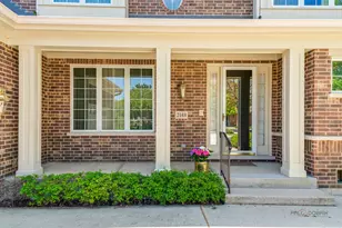 2148 Royal Ridge Dr, Northbrook, IL 60062 - Photo 3