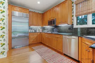 2148 Royal Ridge Dr, Northbrook, IL 60062 - Photo 9