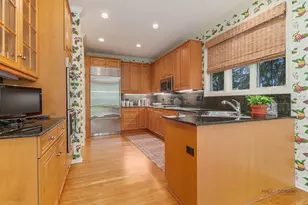 2148 Royal Ridge Dr, Northbrook, IL 60062 - Photo 11