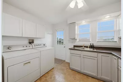 905 S 5th Street, Dekalb, IL 60115 - Photo 9