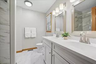 569 Rose Ln, Bartlett, IL 60103 - Photo 17