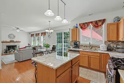 483 Elm Ridge Road, Carpentersville, IL 60110 - Photo 7