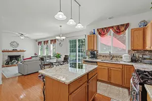 483 Elm Ridge Rd, Carpentersville, IL 60110 - Photo 7