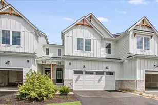 104 Sterling Dr, Lincolnshire, IL 60069 - Photo 1