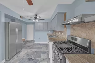718 Newton Ct, Schaumburg, IL 60193 - Photo 9
