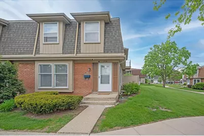718 Newton Court, Schaumburg, IL 60193 - Photo 1
