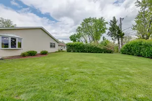 691 Westmere Rd, Des Plaines, IL 60016 - Photo 25