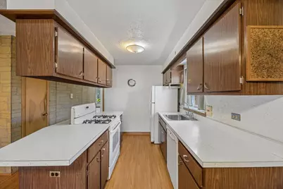 14522 S Calhoun Avenue, Burnham, IL 60633 - Photo 9