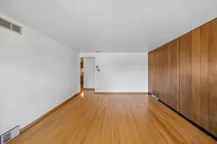 14522 S Calhoun Ave, Burnham, IL 60633 - Photo 3