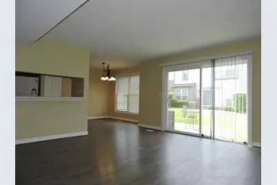 1334 Gloucester Circle, Carol Stream, IL 60188 - Photo 5