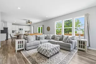 2013 Rosehall Dr, Joliet, IL 60431 - Photo 7