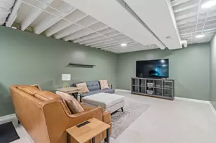 2013 Rosehall Dr, Joliet, IL 60431 - Photo 31