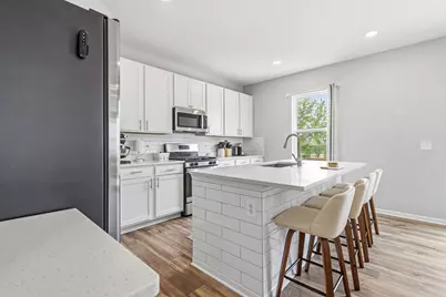 2013 Rosehall Drive, Joliet, IL 60431 - Photo 5