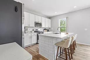 2013 Rosehall Dr, Joliet, IL 60431 - Photo 5