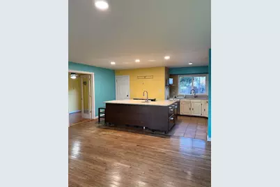 655 W Comstock Avenue, Elmhurst, IL 60126 - Photo 3