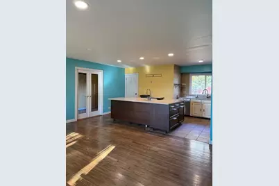 655 W Comstock Avenue, Elmhurst, IL 60126 - Photo 5