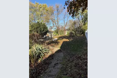 655 W Comstock Avenue, Elmhurst, IL 60126 - Photo 15