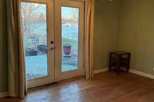 655 W Comstock Ave, Elmhurst, IL 60126 - Photo 9