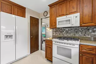 1107 Valley Ln, Lockport, IL 60441 - Photo 5