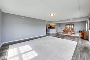 601 W Rand Rd, Arlington Heights, IL 60004 - Photo 5