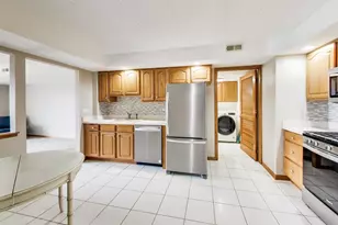 9750 Koch Ct, Orland Park, IL 60467 - Photo 5
