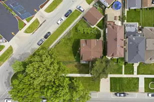 6710 Riverside Dr, Berwyn, IL 60402 - Photo 27