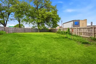 6710 Riverside Dr, Berwyn, IL 60402 - Photo 23