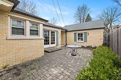 400 W Milburn Avenue, Mount Prospect, IL 60056 - Photo 9