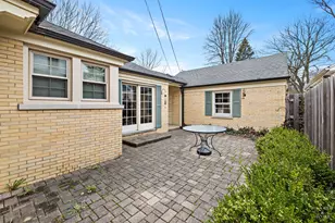 400 W Milburn Ave, Mount Prospect, IL 60056 - Photo 9