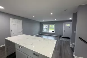 200 Lee Ln, Bolingbrook, IL 60440 - Photo 11