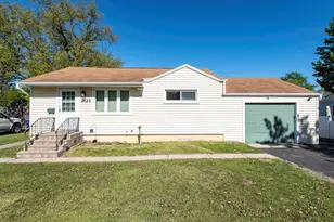 2123 N McAree Rd, Waukegan, IL 60087 - Photo 1