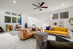 7300 N Hamilton Ave, Chicago, IL 60645 - Photo 15
