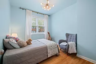 7300 N Hamilton Ave, Chicago, IL 60645 - Photo 9