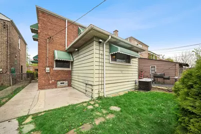 8906 S Crandon Avenue, Chicago, IL 60617 - Photo 21