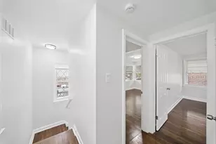 8906 S Crandon Ave, Chicago, IL 60617 - Photo 13