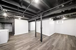 8906 S Crandon Ave, Chicago, IL 60617 - Photo 19